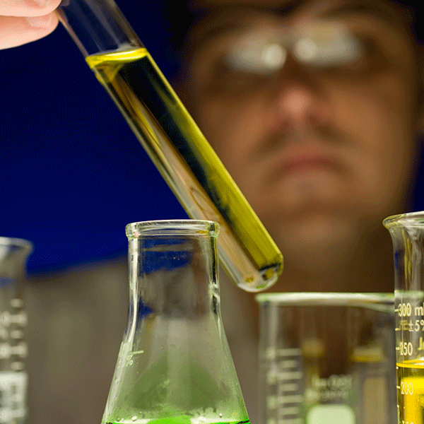 oil lab lubricant tech